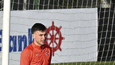 Mehmet Can iple çekiyor