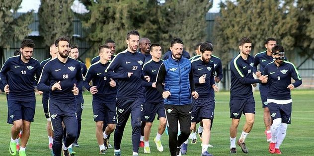 Teleset Mobilya Akhisarspor seri peşinde