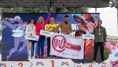Uluslararası Mersin Maratonu’nda dereceye giren sporculara ödülleri verildi.