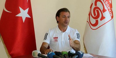 Tamer Tuna: "Sivasspor'da daha iyi bir sezon yaşamak için buradayım"