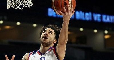 Anadolu Efes'ten rahat galibiyet