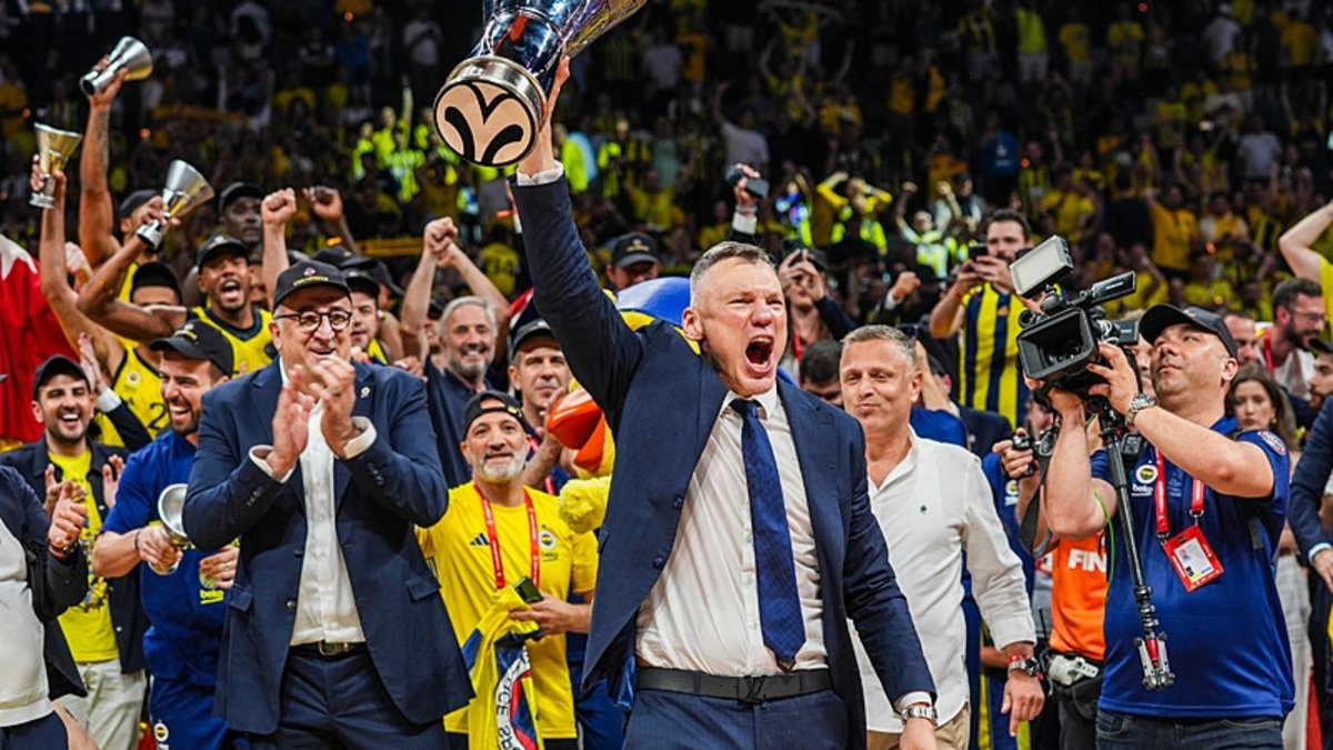 Fenerbahçe Beko'nun şampiyonluğu dış basında: Bozguna uğrattı Fenerbahçe Beko'nun şampiyonluğu dış basında: Bozguna uğrattı