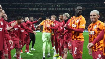Galatasaray taraftarından Muslera’ya destek!