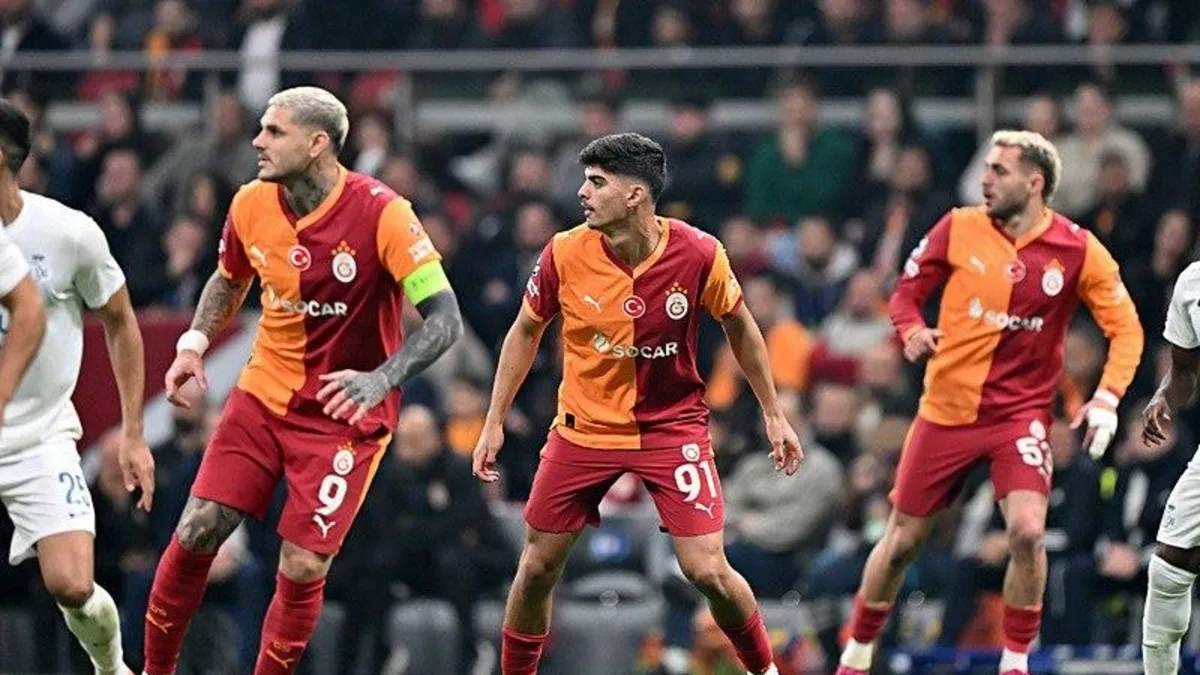 Galatasaray'da Arda Ünyay kırmızı kart gördü