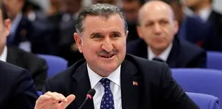 Bakan Bak’tan şampiyon atletlere kutlama