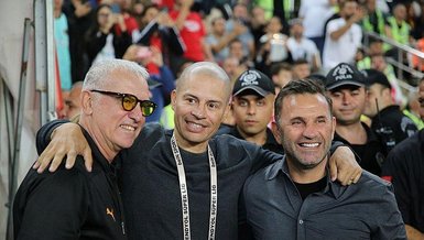 Alex istifaya davet edildi