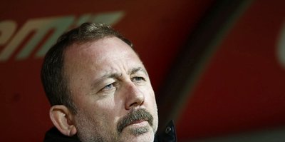Sergen Yalçın 4 mevkiye transfer istedi!
