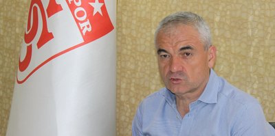 Rıza Çalımbay: "VAR'ın başında olanlar maç yönetmemeli"