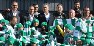 Konyaspor çocukları sevindirdi
