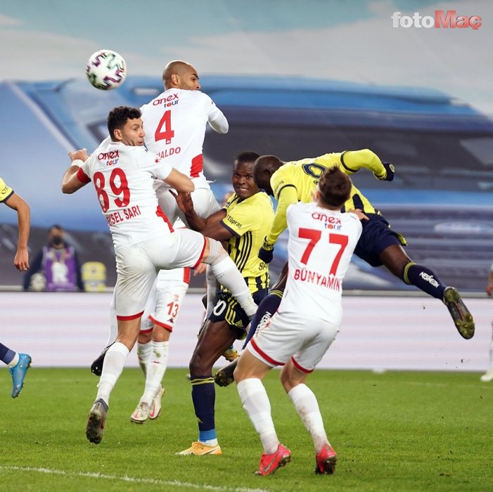 Son dakika spor haberi: Fenerbahçe'de kale düştü! Ezeli rakipler fark attı