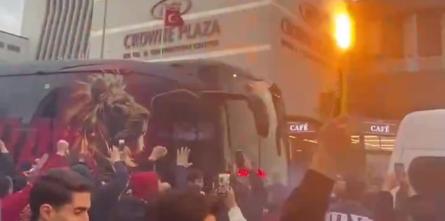 Galatasaray kafilesi tezahüratlarla yolculandı!