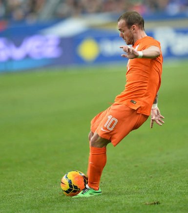 Sneijder’e tepki yağıyor