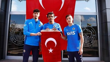 Fenerbahçe Futbol Takımı'nın kaptanları 29 Ekim Cumhuriyet Bayramı'nı kutladı