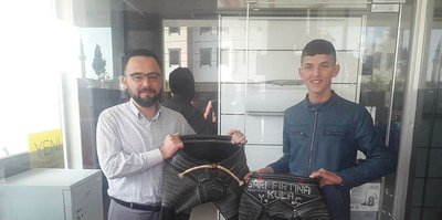 Bakan Kasapoğlu’ndan genç güreşçilere kispet