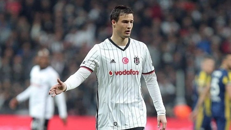 Burak Yılmaz Beşiktaş için transferleri bekliyor