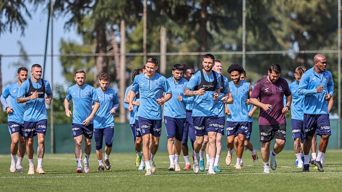 Trabzonspor'da rota Karadeniz derbisi! İşte Fatih Tekke'nin Reeder Samsunspor maçı ilk 11'i Trabzonspor'da rota Karadeniz derbisi! İşte Fatih Tekke'nin Reeder Samsunspor maçı ilk 11'i