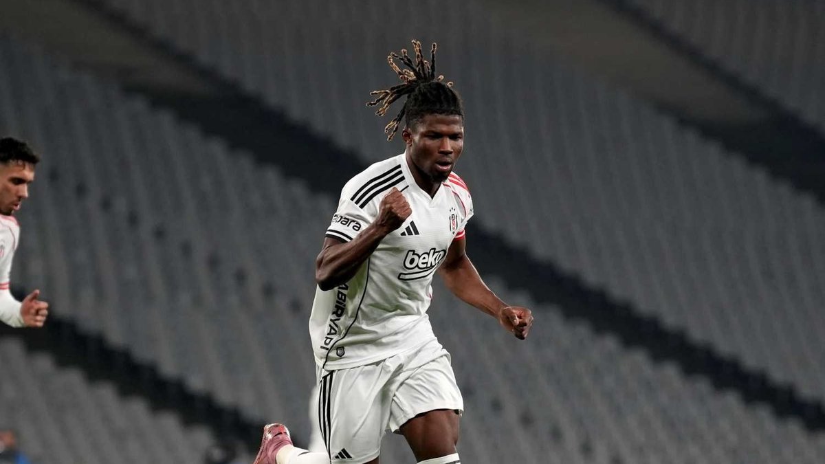 Beşiktaş'ta El Bilal Toure'den göndermeli paylaşım!