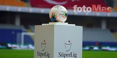 Beşiktaş, Fenerbahçe ve Galatasaray'ın transfer gündemindeydi... Takımsız kaldı!