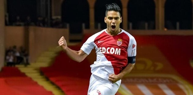 Falcao tribünde