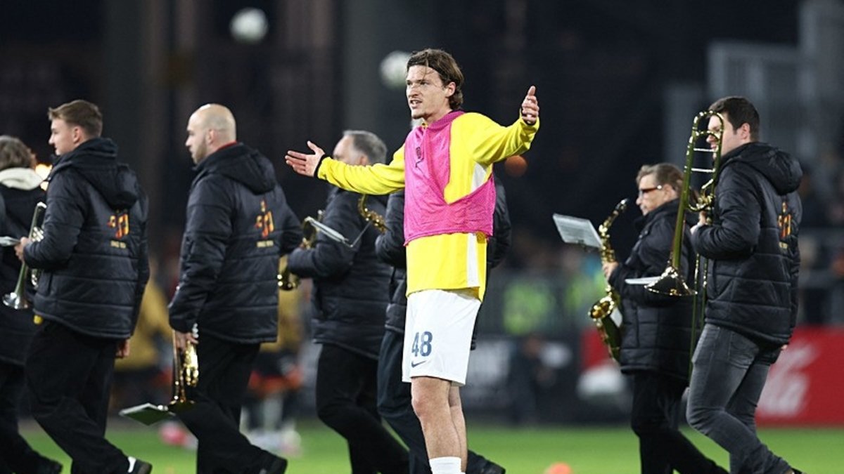 Aslan’ın rakibinde sakatlık