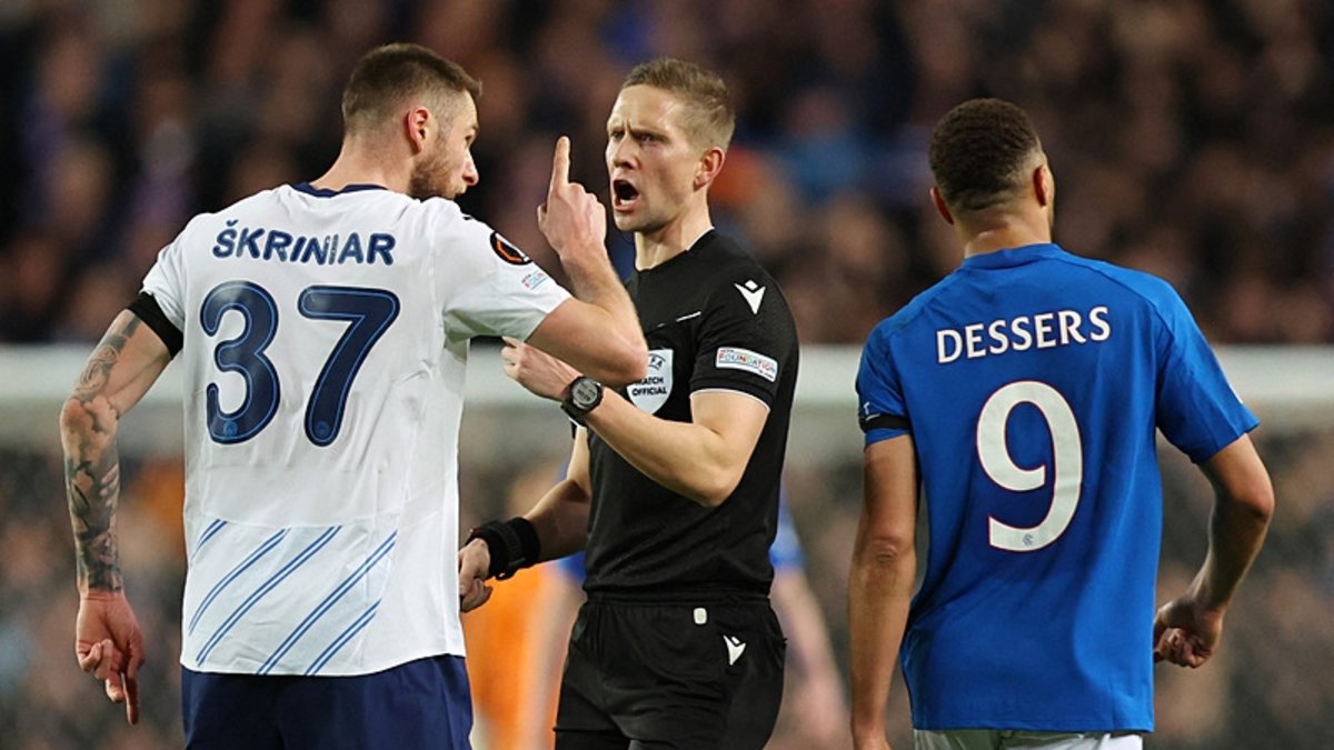 Mourinho sert sözlerle eleştirmişti! UEFA'dan Rangers-Fenerbahçe maçının hakemi için flaş karar Mourinho sert sözlerle eleştirmişti! UEFA'dan Rangers-Fenerbahçe maçının hakemi için flaş karar
