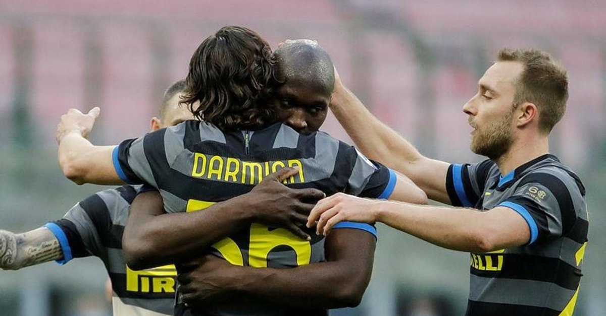 Inter Genoa 3 0 Mac Sonucu Ozet Fotomac [ 627 x 1200 Pixel ]