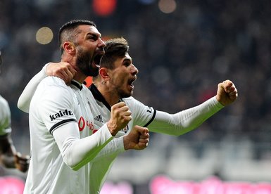 Beşiktaş’ta Burak Yılmaz taraftarla buzları eritti!