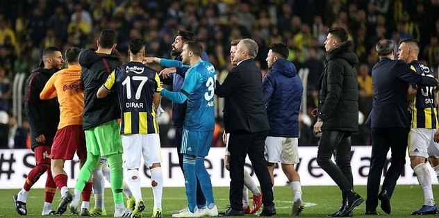 Fenerbahçe - Galatasaray derbisinde son düdük çaldı, Kadıköy karıştı!