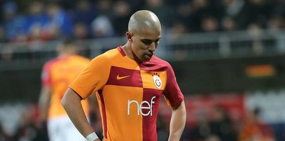 Derbi öncesi Feghouli'yi üzen haber!