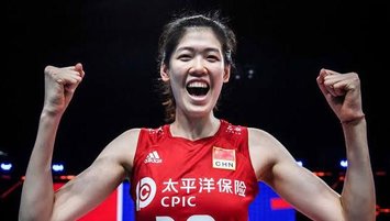 Yingying F.Bahçe yolunda