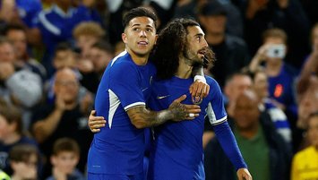 Chelsea geriden gelip turladı!