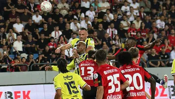 Fener de modaya uydu