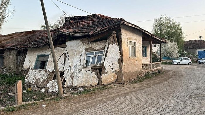 tokatta-okullar-tatil-mi-son-dakika-valilik-duyurdu-19-nisan-cuma-tokatta-okul-var-mi-1713499630167.jpeg