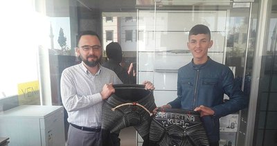 Bakan Kasapoğlu’ndan genç güreşçilere kispet