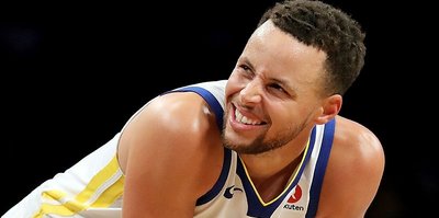 Curry, Warriors'ı galibiyete taşıdı
