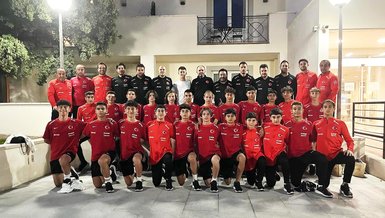 Real Madrid'in yıldızı Arda Güler'den U14 Milli Takım kampına ziyaret!