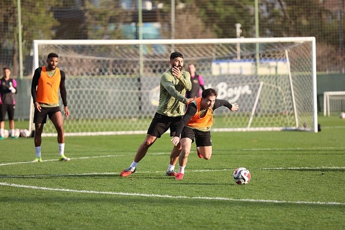 galatasaray-corendon-alanyaspor-maci-izle-ne-zaman-saat-kacta-hangi-kanalda-1772258043225.jpeg Galatasaray-Corendon Alanyaspor maçı ayrıntıları!