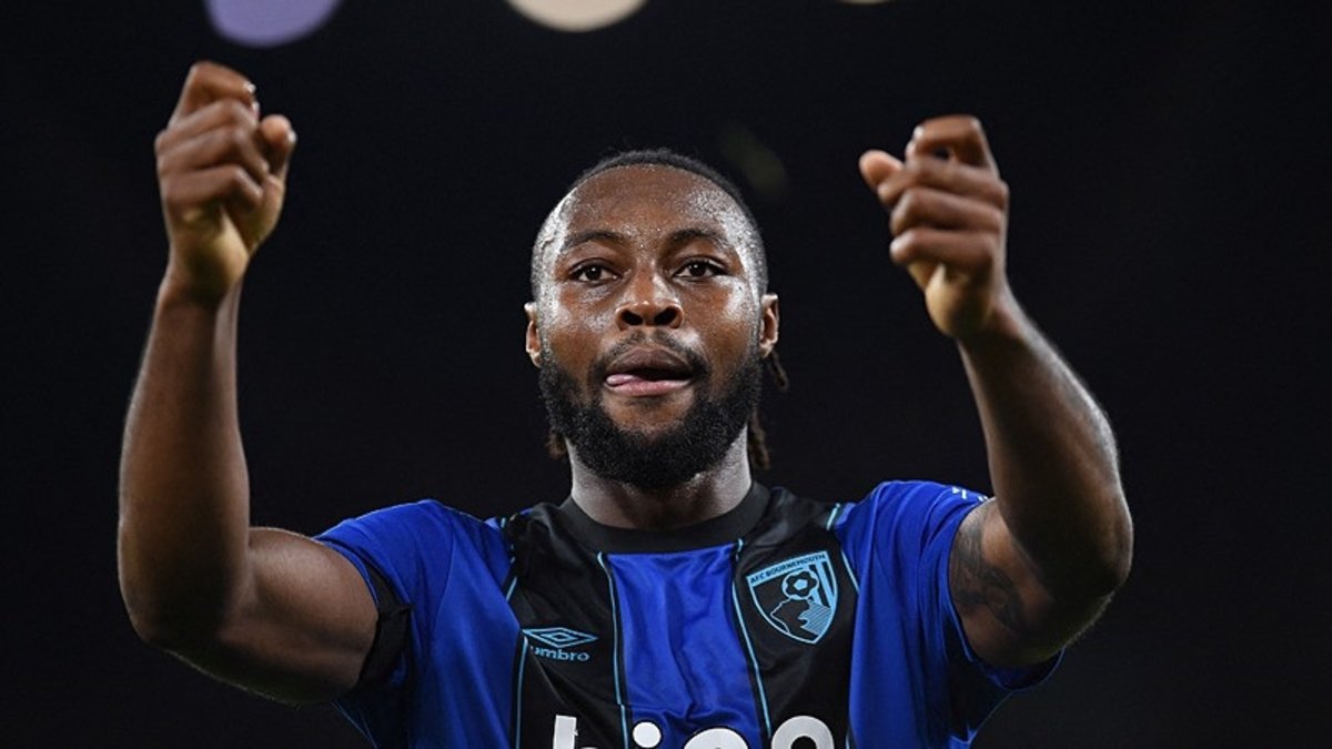 Bournemouth'un Ganalı oyuncusu Semenyo'ya Liverpool'un bir taraftarından ırkçı saldırı Bournemouth'un Ganalı oyuncusu Semenyo'ya Liverpool'un bir taraftarından ırkçı saldırı