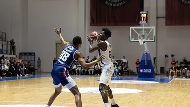 Anadolu Efes Bandırma deplasmanında galip!