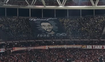 Fenerbahçeli taraftarlardan Koray Şener pankartı ve Galatasaray'dan destek