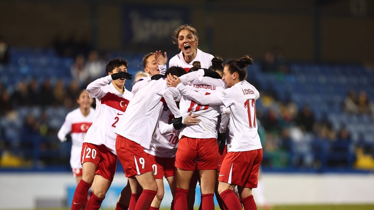 A Milli Kadın Futbol Takımı Kuzey İrlanda'yı da devirdi!