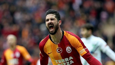 Emre Akbaba durmuyor