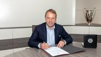 Bayern Münih’ten Flick’e maskeli imza töreni!