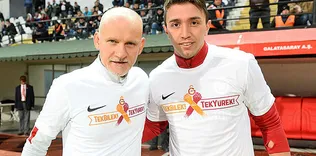 Galatasaray’ın efsane ismi resmen döndü!