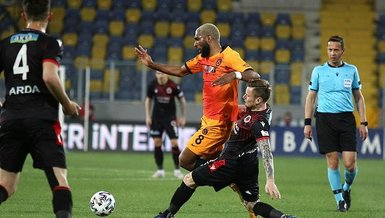 Son dakika spor haberi: Gençlerbirliği Galatasaray maçında Emre Akbaba'nın golü VAR'dan döndü