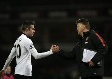 Van Persie Twitter’ı salladı