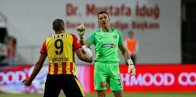 Adam Stackhowiak üçüncü penaltısını kurtardı