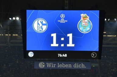 Schalke-Porto maçından görüntüler