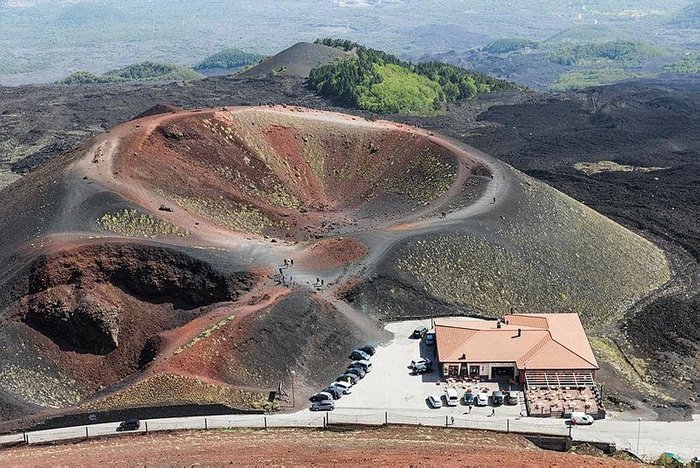 etna-yanardagi-nerede-turkiyeyi-etkileyecek-mi-asit-yagmuru-yagacak-mi-meteorolojiden-etna-ve-asit-yagmuru-aci-1684842676488.jpeg