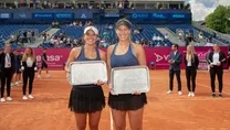 Alexa ve Desirae ikilisi şampiyon